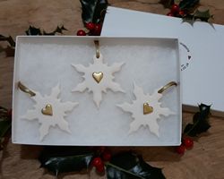 Snowflake Medium Set of 3 Gold Hearts