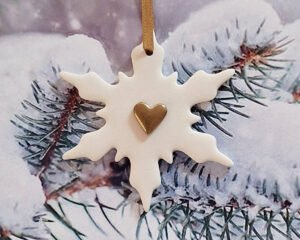 Small Snowflake - Gold Heart
