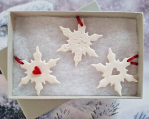 Set of 3 Small Snowflakes - Mixed Red Heart
