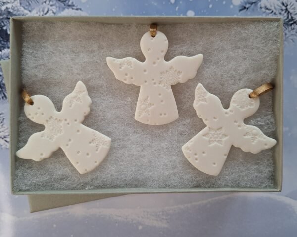 Small Angels Set of 3 Embossed Flakes - Image 4