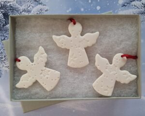Small Angels Set of 3 Embossed Flakes