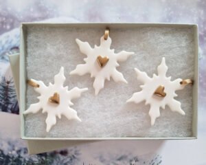 Set of 3 Small Snowflakes - Gold Hearts