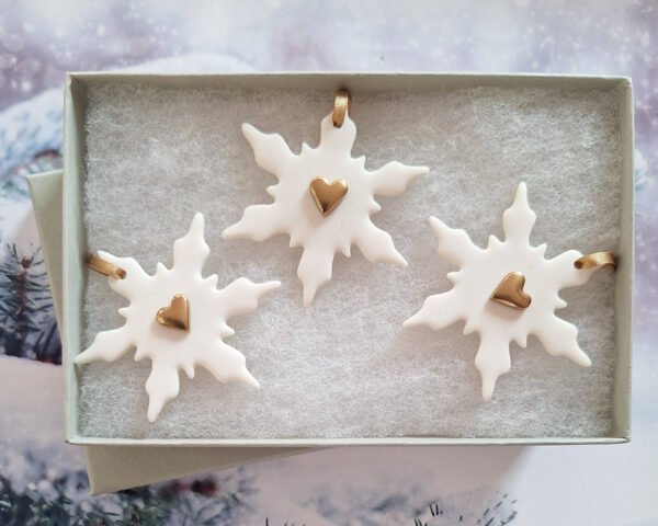 Set of 3 Small Snowflakes - Gold Hearts