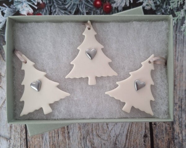 Small Trees Set of 3 Hearts - Image 3