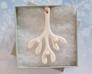 Alternative view of Scandi Mistletoe