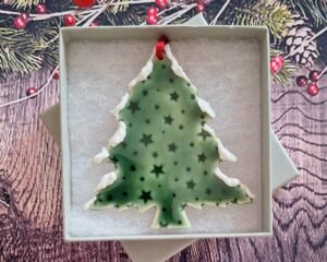 Alternative view of Large Tree - Green Glazed Stars with Snow