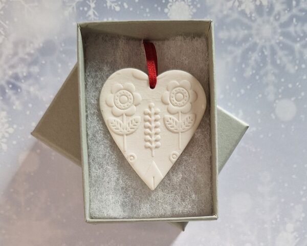 Scandi White Heart - Image 4