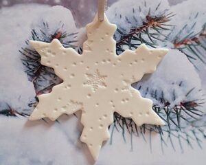 Large Snowflake - Embossed Flakes